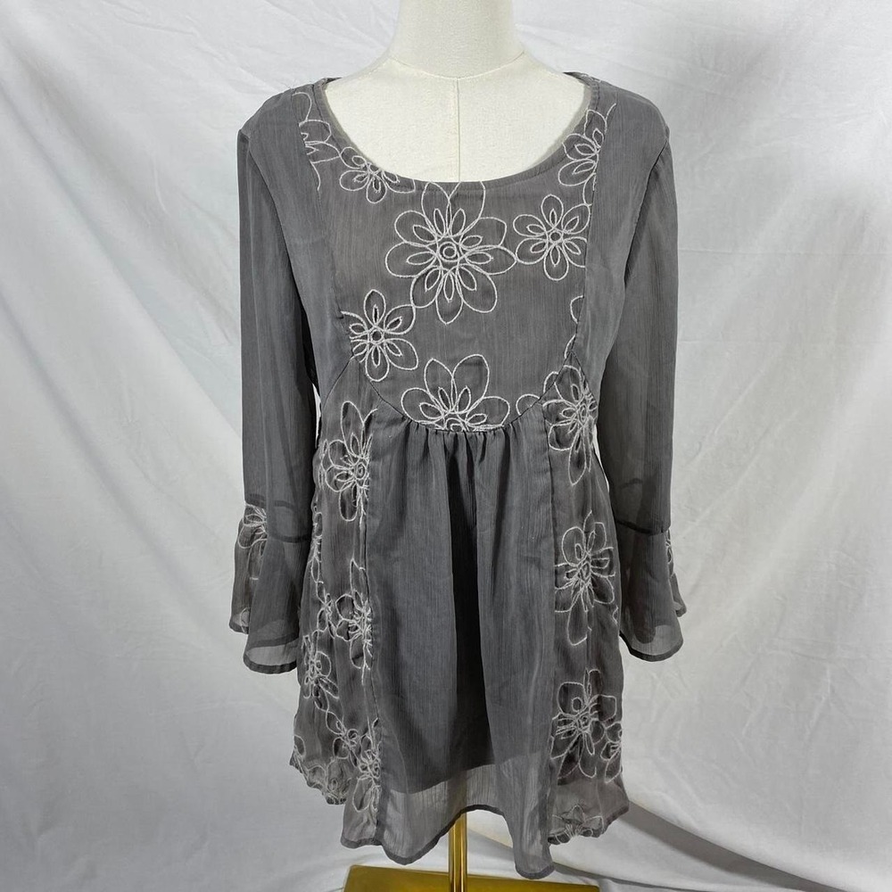 Calstyle grey floral babydoll long sleeve top size small y2k boho preppy‎